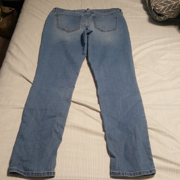 Old Navy | Skinny Jeans - Picture 4 of 6